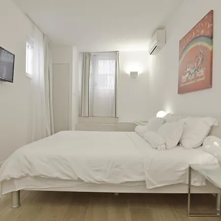 Divota Hotel 4*